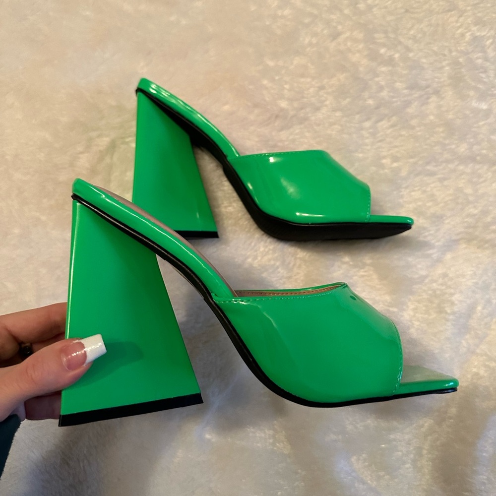 Lime green chunky block heels - Picture 3 of 15